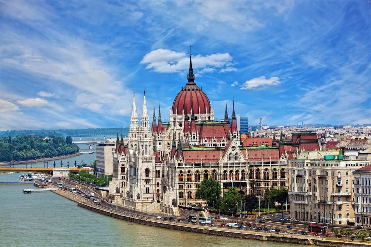 How Turkish Citizens Can Get Hungary Golden Visa